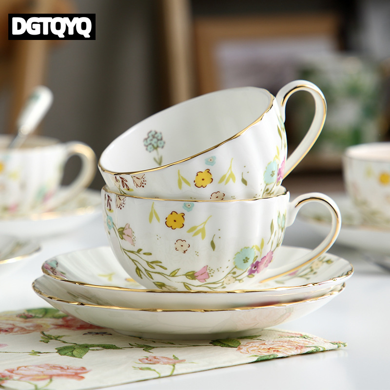 Coffee Tea Games - 2個セット ヴィンテージ風 花柄 セラミックコーヒーカップ＆ソーサー ゴールドリム パンプキンティーカップ