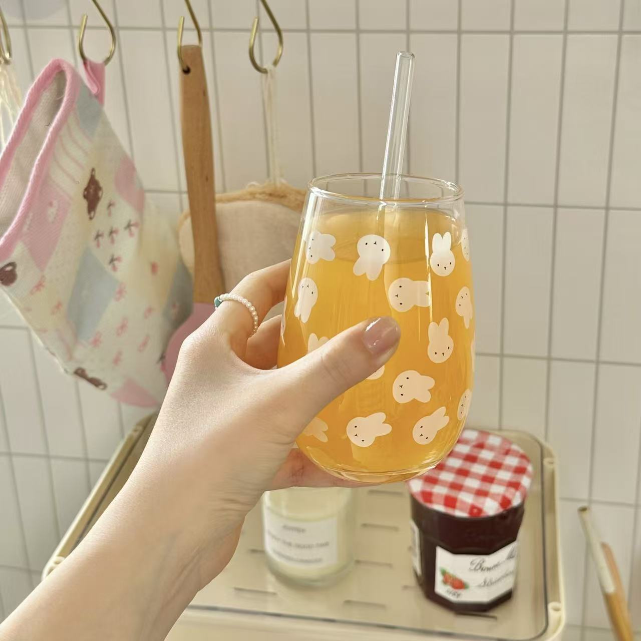 かわいいミッフィーのウサギ柄プリントガラスタンブラー、大容量 - Coffee And Tea Glass のレビューと価格