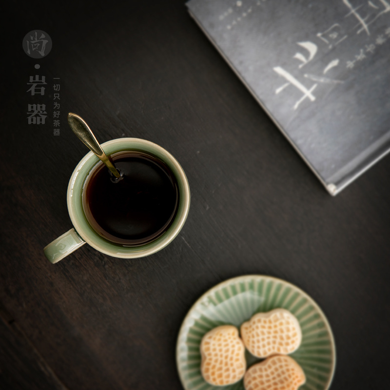 HYS レトロ セラドン グリーン 縦型コーヒーカップ＆ソー - Coffee Tea Green のレビューと価格