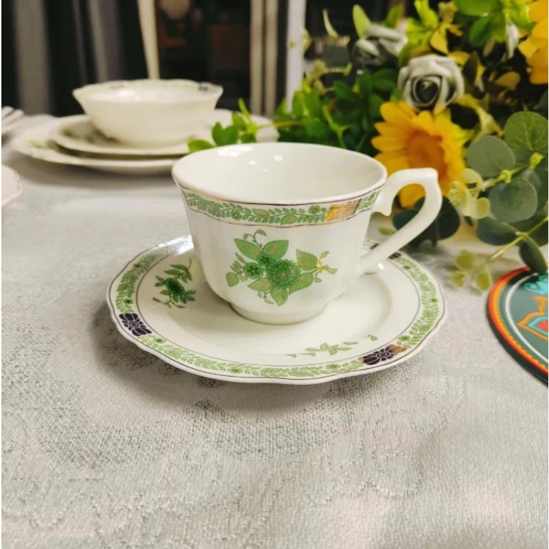 ヴィンテージグリーンフローラル磁器ティーカップ＆ソーサーセッ - Coffee Tea Green のレビューと価格